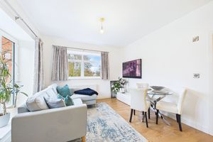 Living room- click for photo gallery